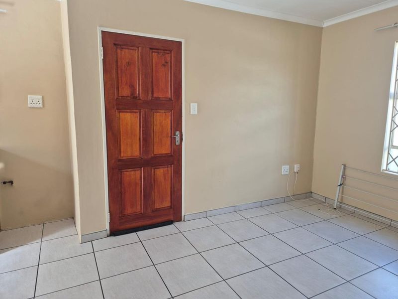 Riverside View - R 875 000 Neat Family Home - Photo 9
