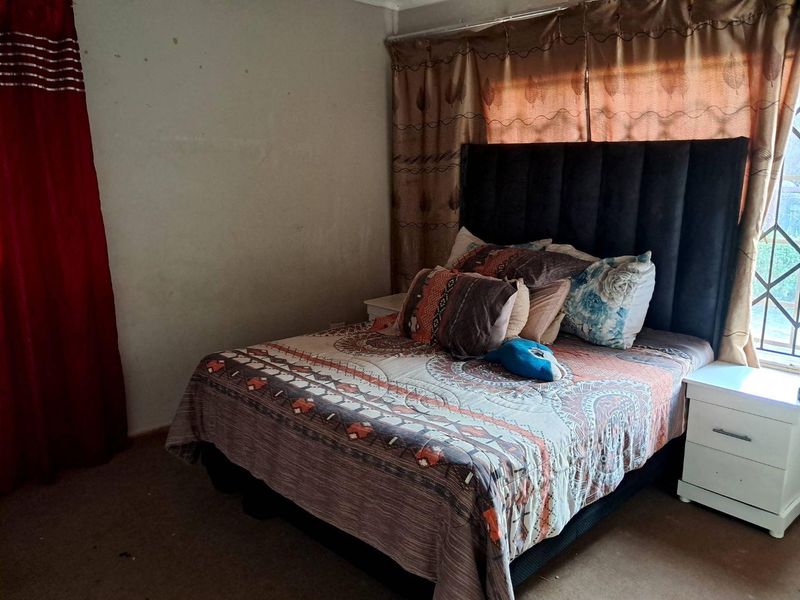 3 Bedroom House For Sale in Nkwe Estate - Photo 9