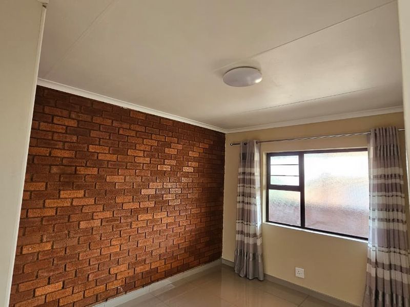 Apartment For Sale in Florentia, Alberton - Photo 8