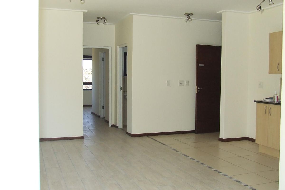 Luxury Living on the Green with Modern Comforts & Resort Lifestyle - Photo 4