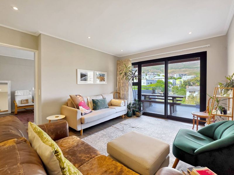 Stunning 2 Bed 2 Bath Apartment with Table Mountain Views - Photo 10
