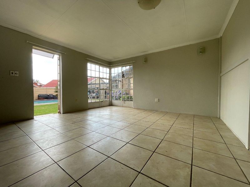 2-Bedroom Cottage to Rent in Klippoortjie, Boksburg - Photo 4