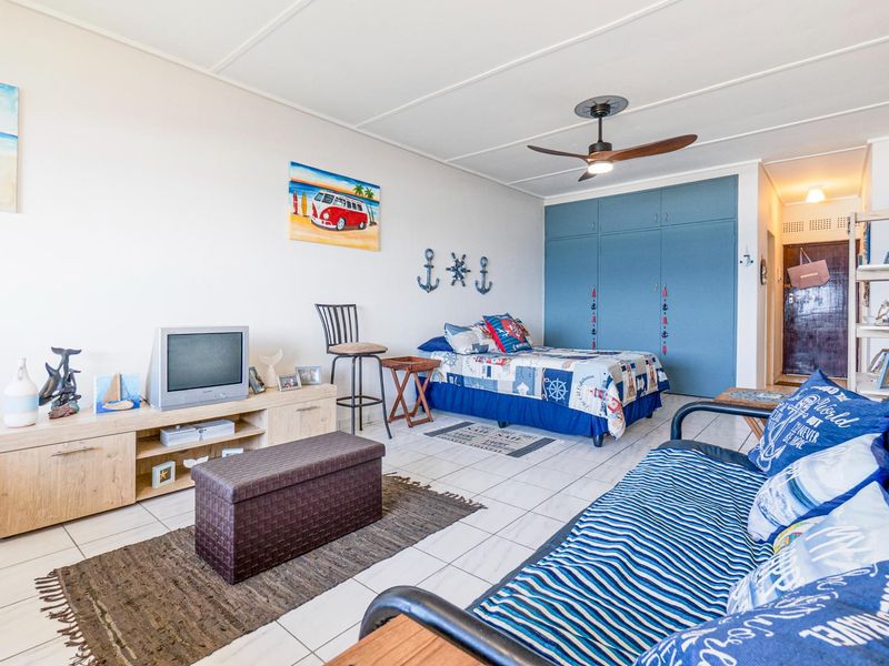 Studio/ bachelor apartment with stunning sea views. - Photo 6
