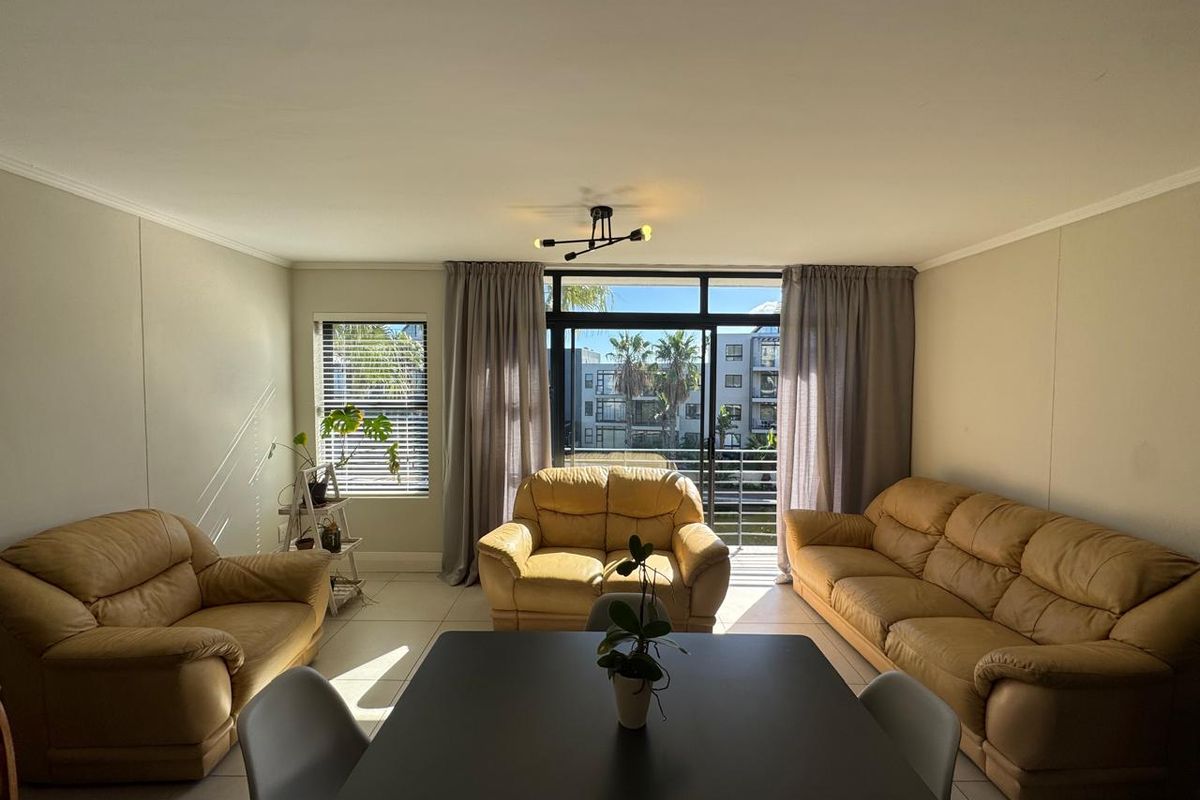 Executive one bedroom apartment in Century City - Photo 2