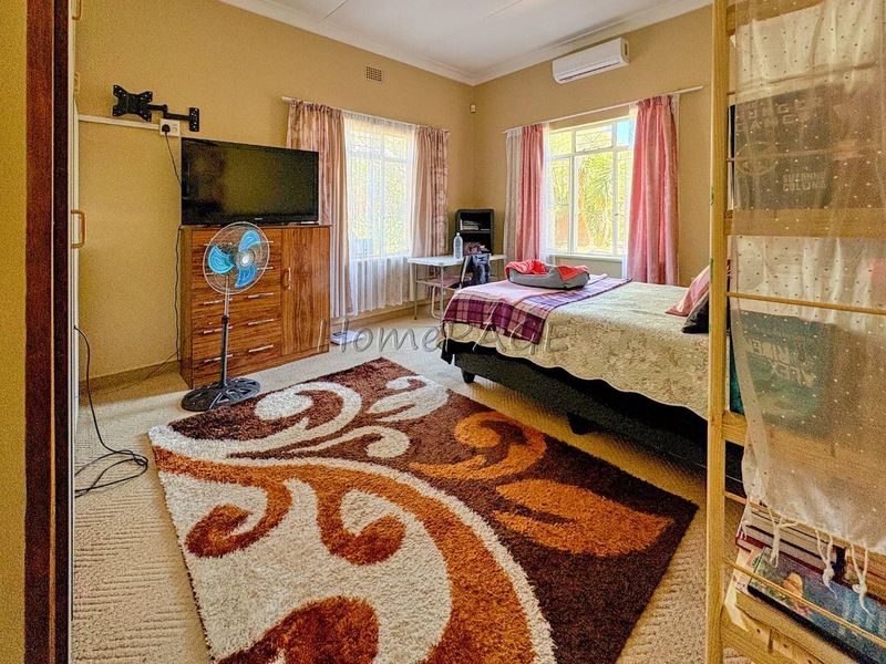 Otjiwarongo:  4 Bedr Home with 1 Bedr flat ON LARGE PLOT is for Sale - Photo 9