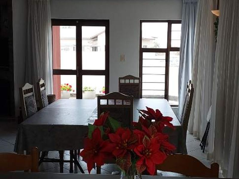 Excellent location close to beach and all amenities - Photo 8