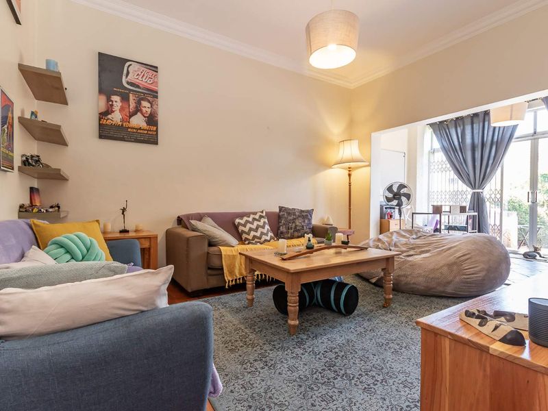 Spacious 2-Bedroom Apartment with Private Garden in Kenilworth - Photo 2