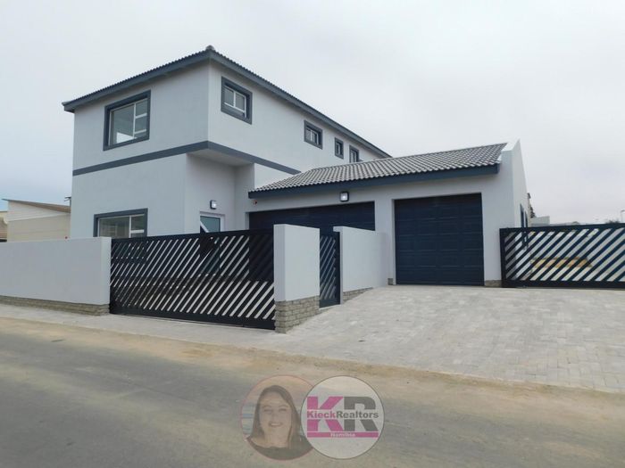 Property #2347251, House For Sale in Waterfront