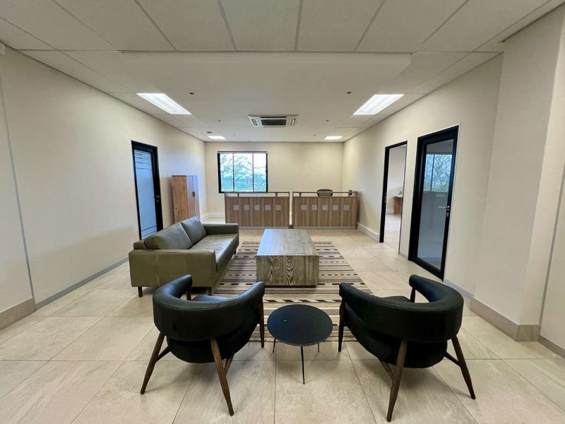 Executive office to rent on Robert Mugabe Ave - Photo 4