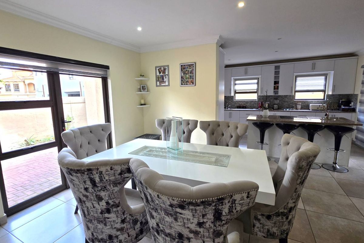 4 Bedroom Family Home in Melodie Hartbeespoort to RENT   R 24 000 - Photo 5