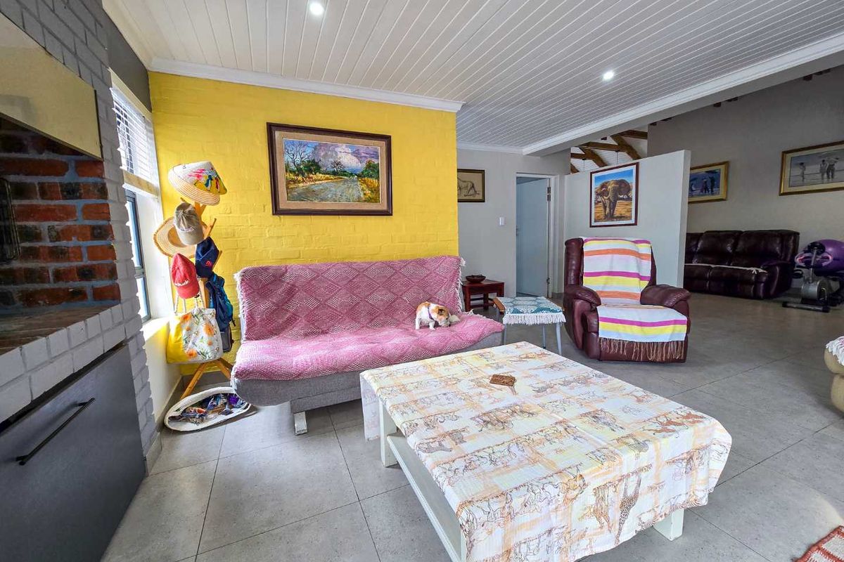 The perfect lock-up-and-go property for sale in Stilbaai-Wes. - Photo 4