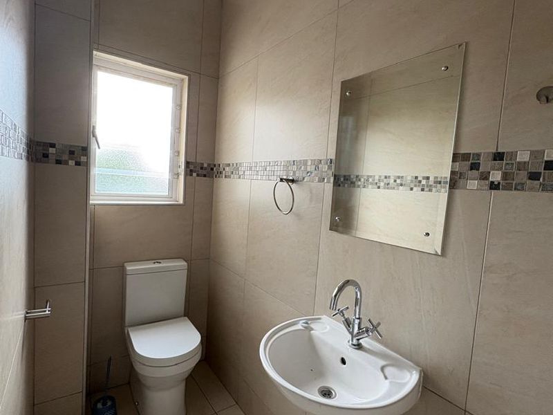 Modern two bedroom unit with one full batroom & braai - Photo 9