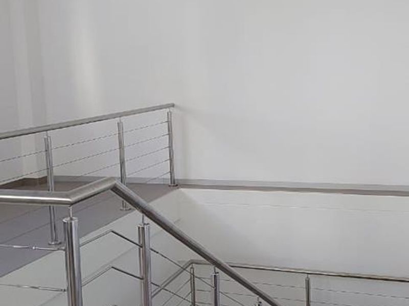 Spacious Open-Plan Office Available for Rent in CBD - Photo 3