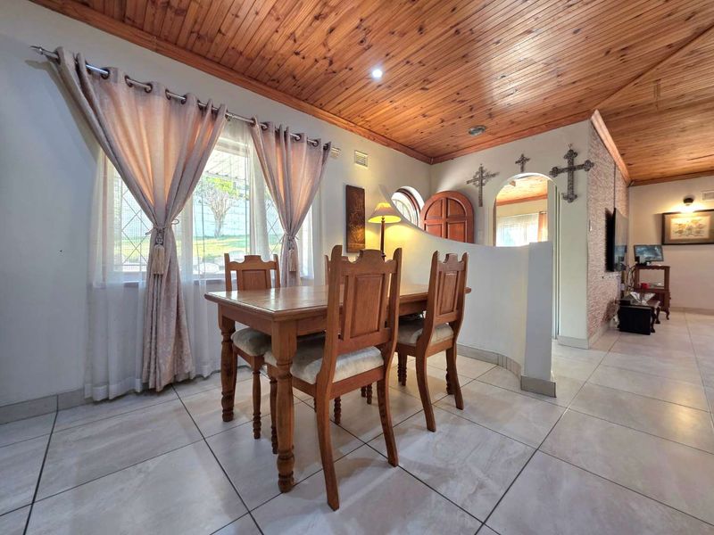 Spacious 4-Bedroom Family Home for Sale in Northdene/ Queensburgh - Photo 7