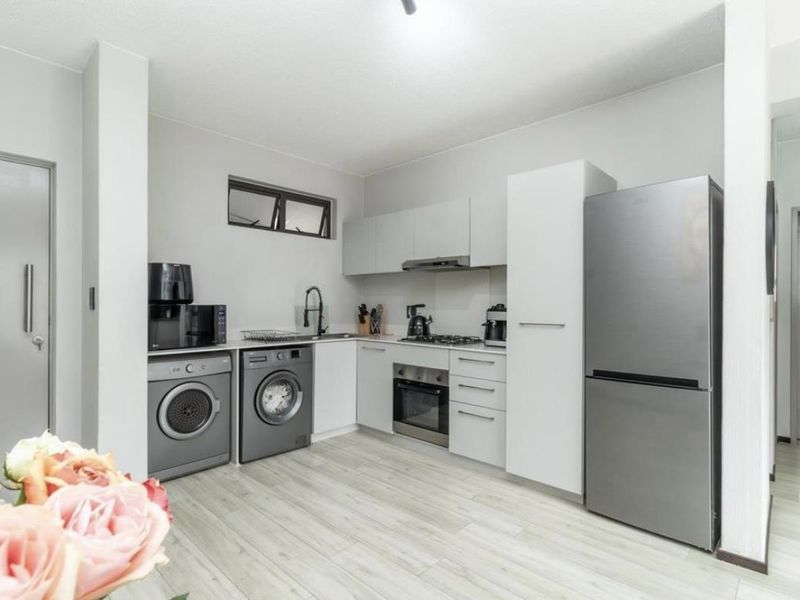 A beautiful 2 Bed 2 bath in broadacres SoHo junction - Photo 10