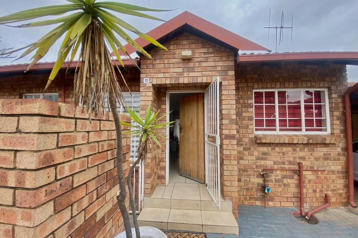 Modern Comfort Meets Effortless Living - Photo 2