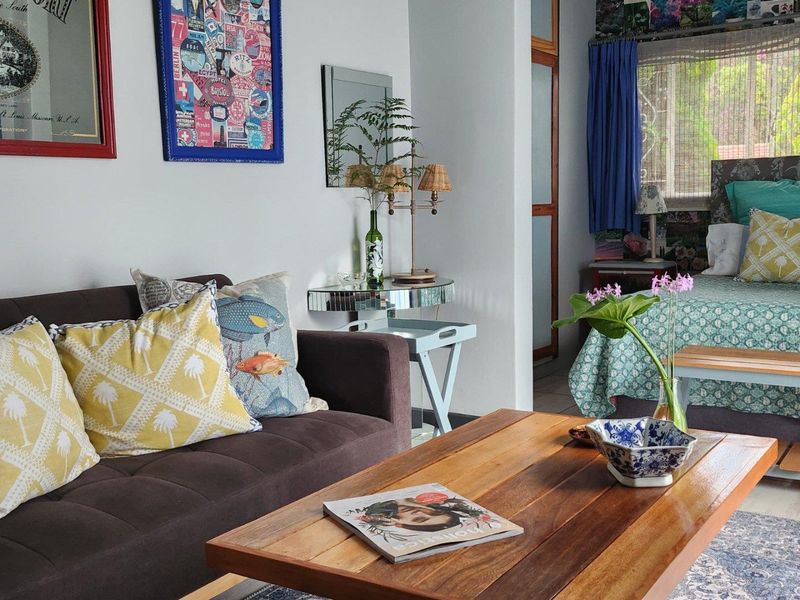 Furnished Studio Cottage in a Quiet, Private Setting - Photo 8