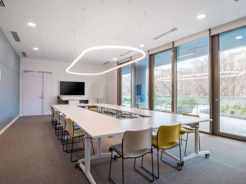 Find office space in Spaces Broadacres for 5 persons with everything taken care of. - Photo 5