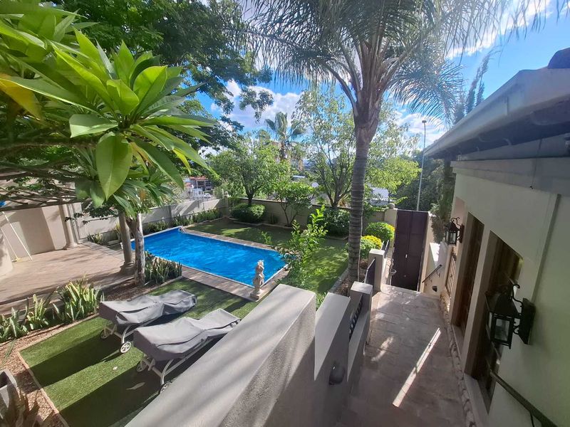 A view to die for! - Photo 7