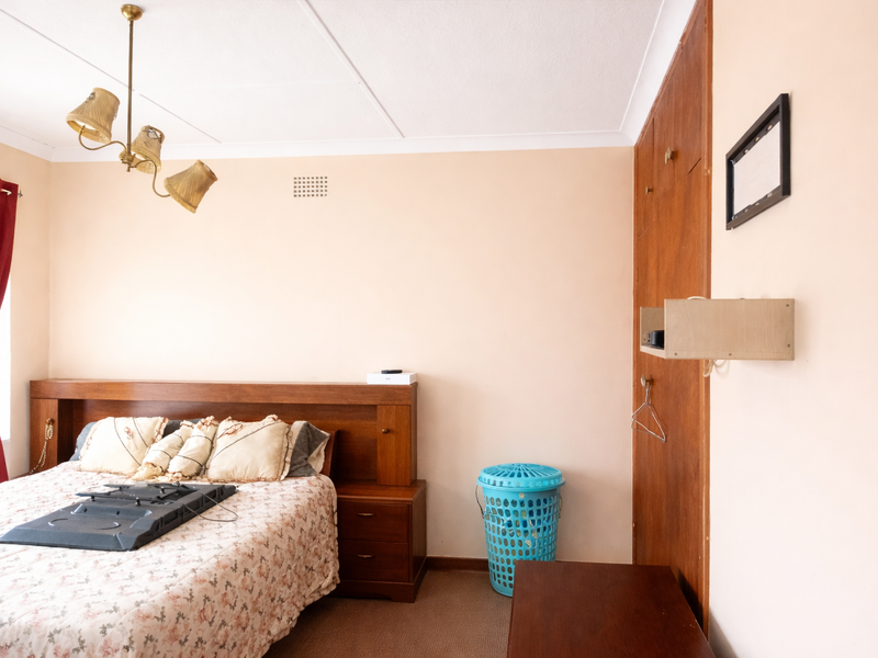 Family Home For Sale - Photo 7