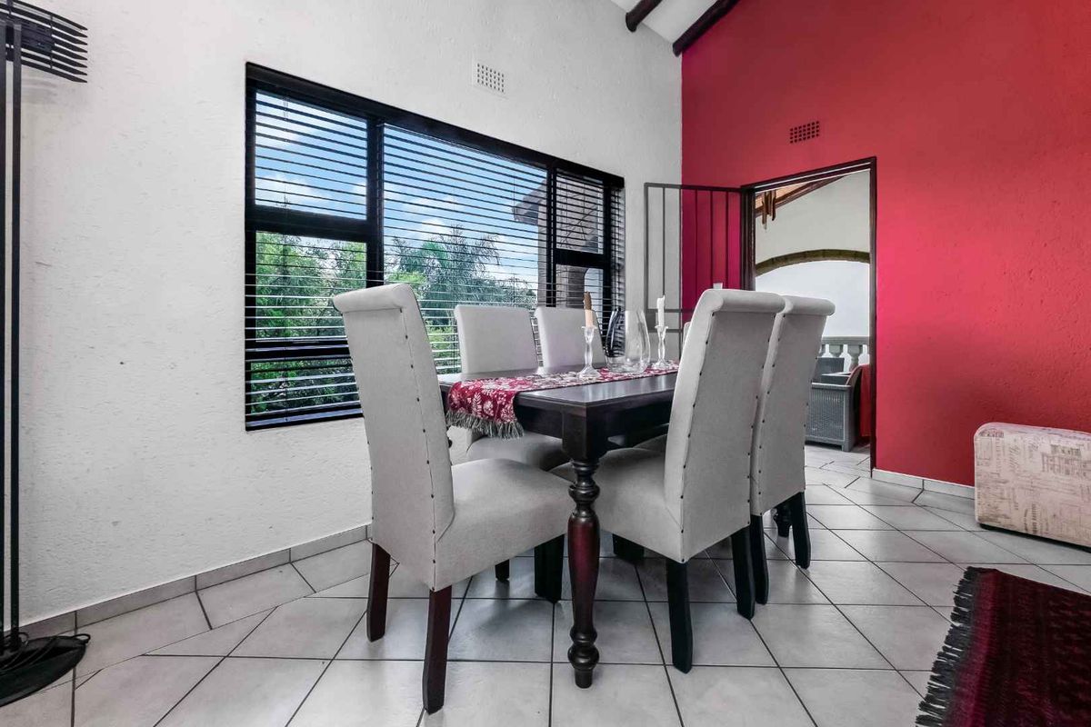 3 BEDROOM LOFT APARTNENT FOR SALE IN MORNINGSIDE!! - Photo 3