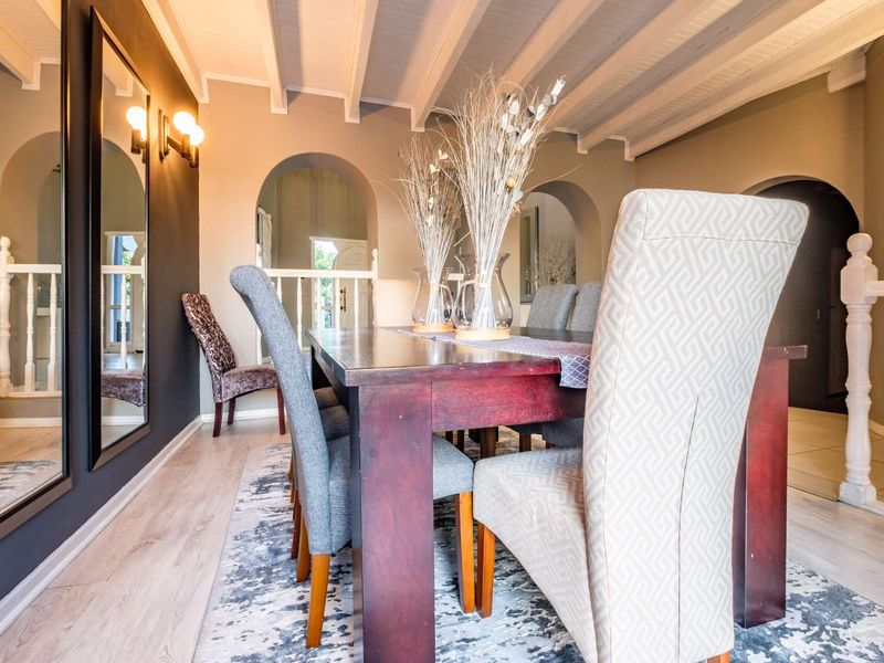 5 Bedroom House For Sale In Glenvista Johannesburg - Photo 6