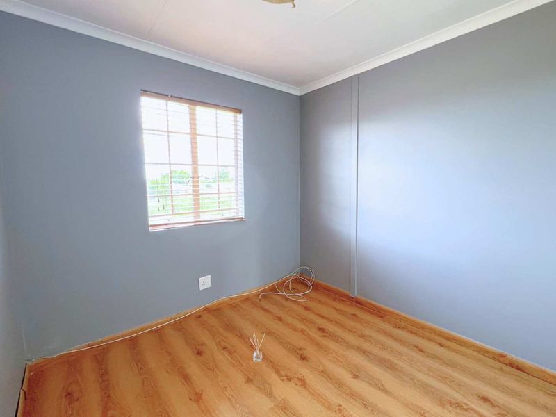 Three Bedroom townhouse in Annlin - Photo 10