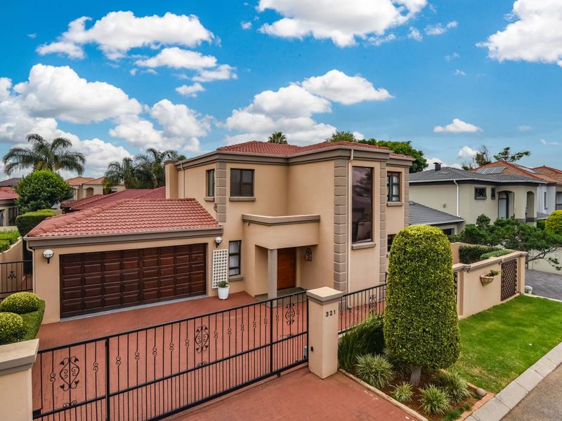 Elegant 3 Bedroom Home with Pool in Secure Willowbrook Estate - Photo 6