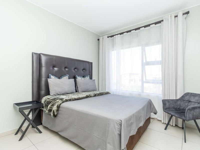 MODERN APARTMENT AWAITS YOU - Photo 5