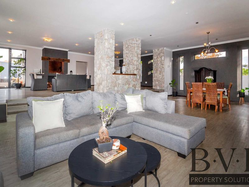 5 BEDROOM HOME FOR SALE IN OCEAN VIEW - Photo 3