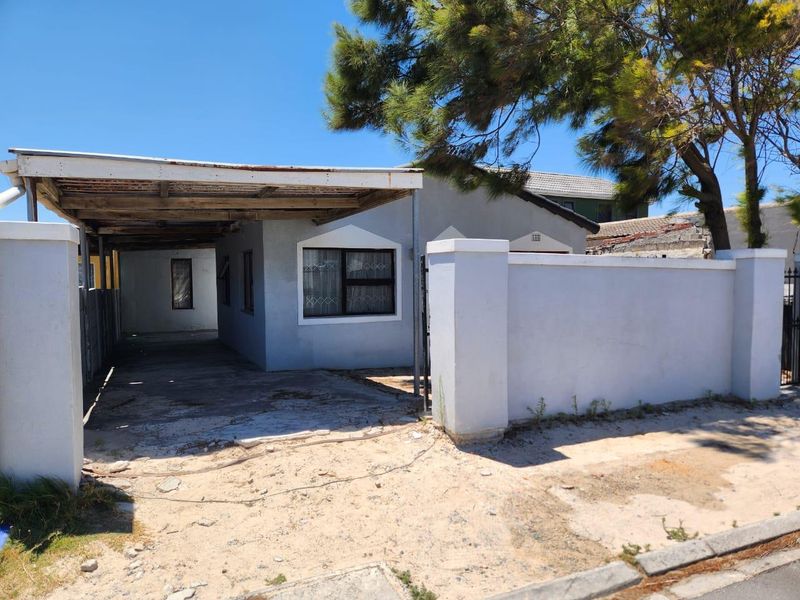 Charming Two-Bedroom House for Sale in Litha Park - Photo 3