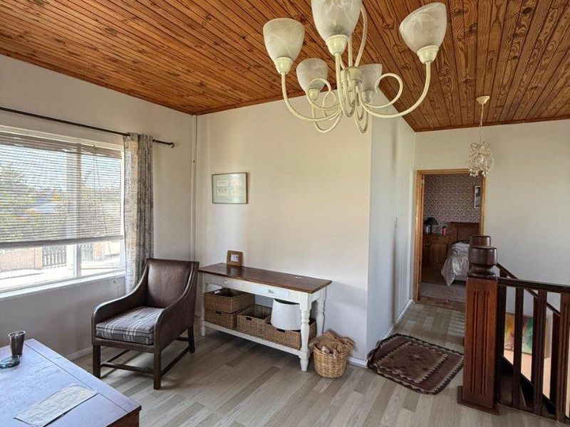 Large 4 bedroom family home - Photo 9