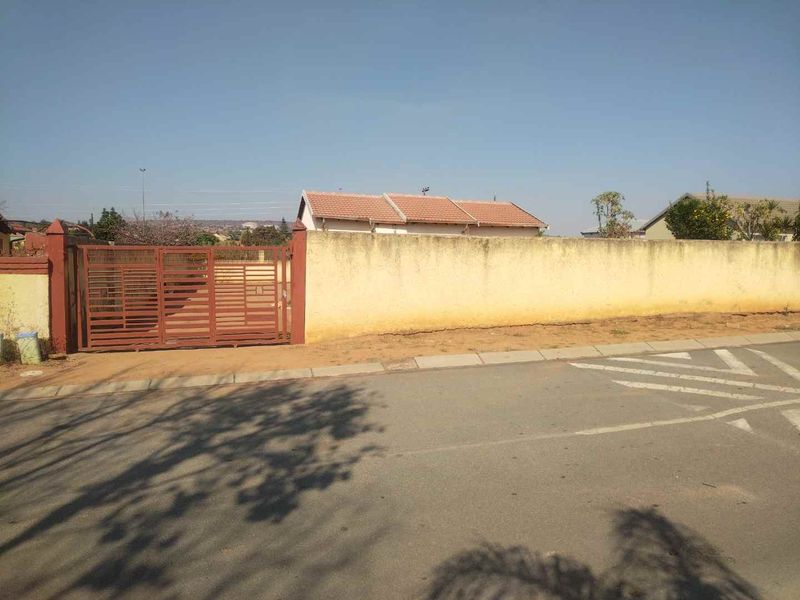 3 bedrooms house for sale in Soshanguve FF - Photo 1