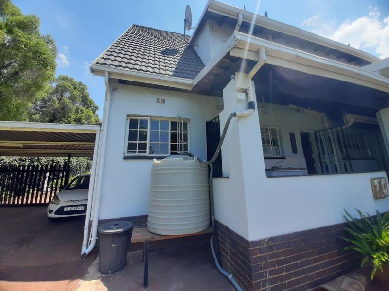 Family Home with a Flatlet for sale - Photo 2