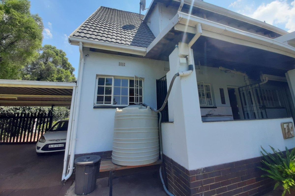 Family Home with a Flatlet for sale - Photo 2