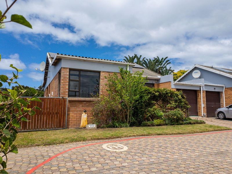 Townhouse Pride - Photo 5