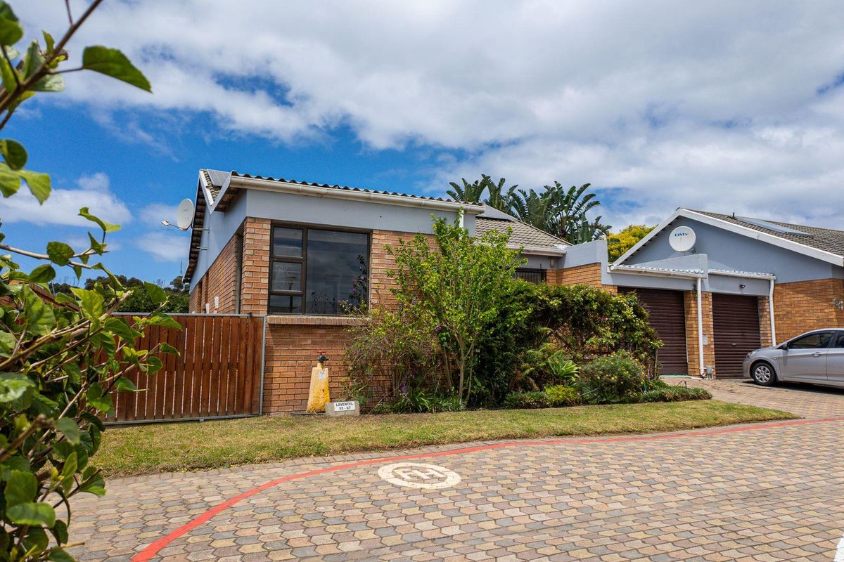 Townhouse Pride - Photo 5