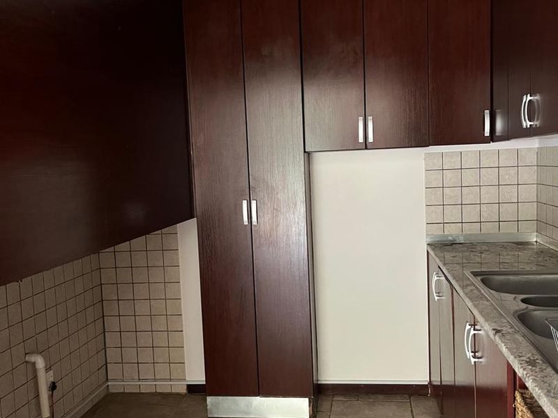 Townhouse for Sale in Eros Park - Photo 8