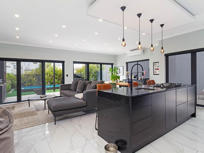 Perfect Entertainer’s Home in Sought-After Sagewood Estate - Photo 4