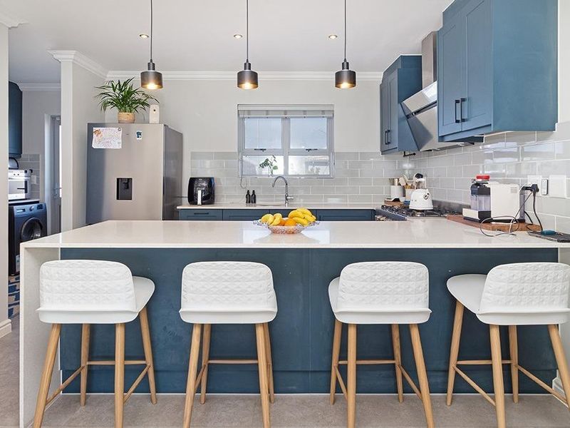 Beautiful Family Home in Sought-After Northridge Estate, Sunningdale - Photo 7