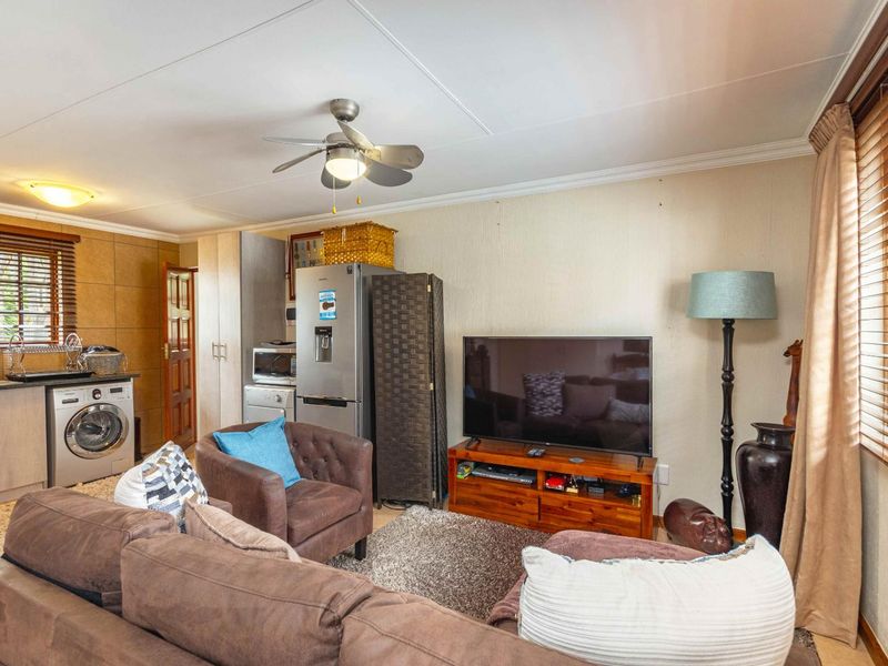 Bachelors Apartment in a prime location - Olympus - Photo 6