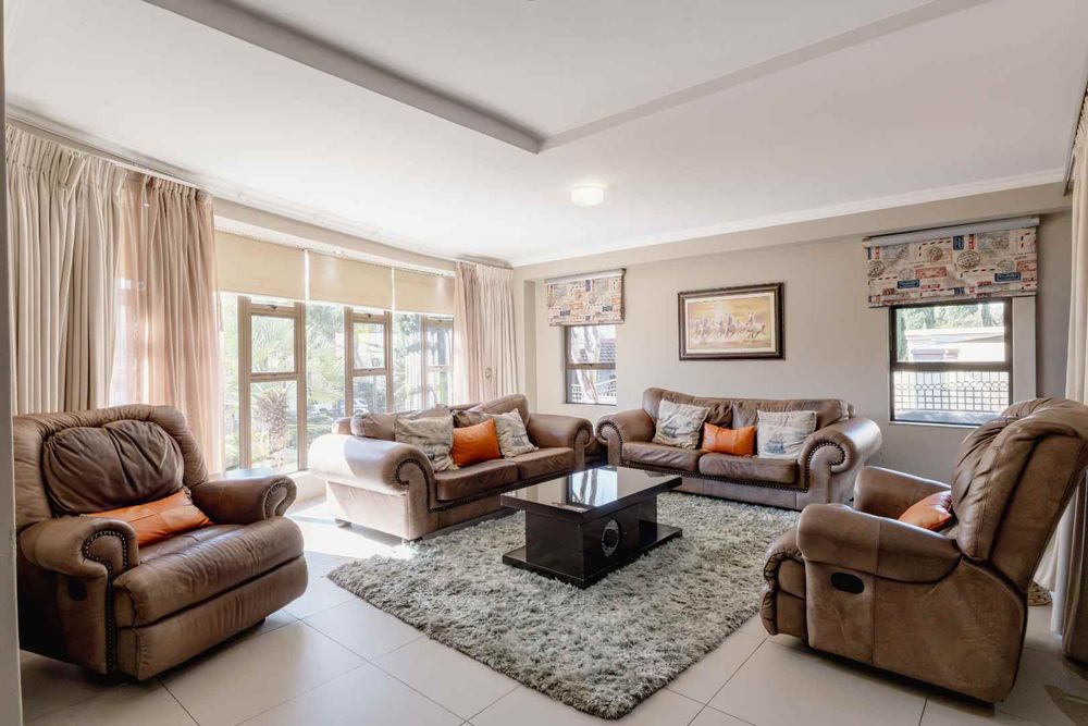 Lounge 1