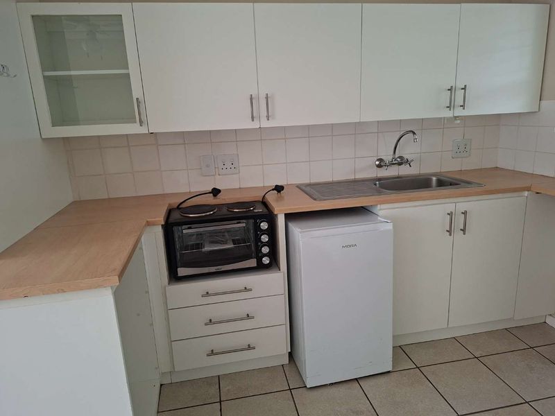 NEAT AS A PIN - Photo 2