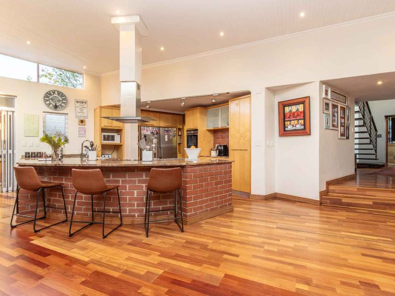 Exceptional 5 Bed Family Home in Hurlingham Manor - Photo 10