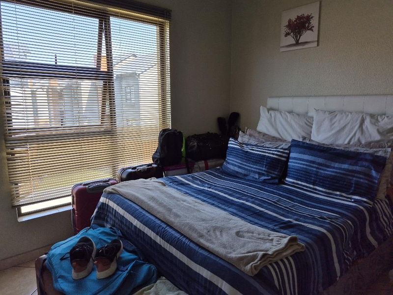 Stunning two-bedroom apartment in Jansen Park - Photo 8