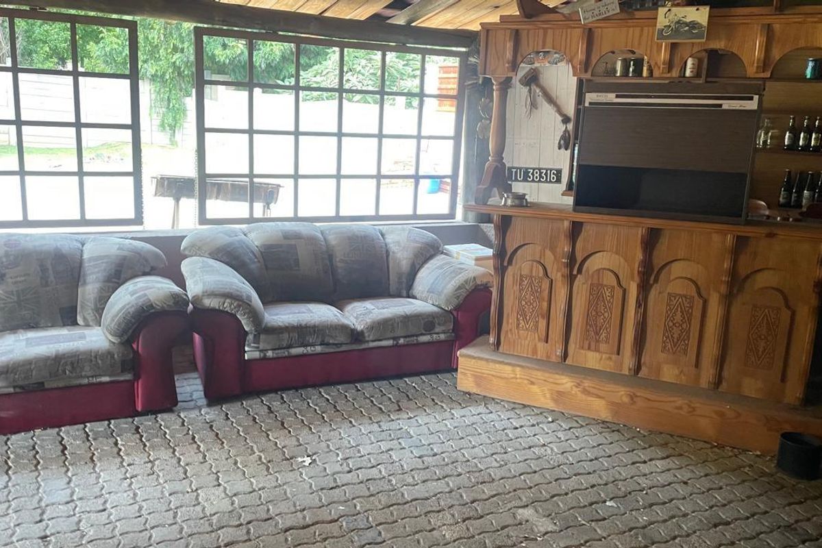 Priced to sell property - Photo 4