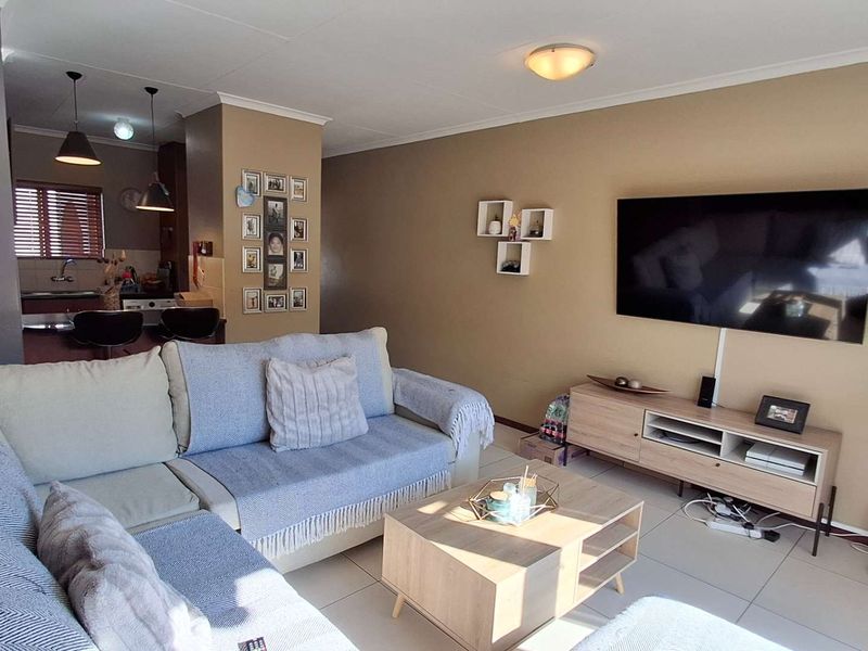 Modern 2-Bed Unit in Meyersdal – Perfect for First-Time Buyers - Photo 2