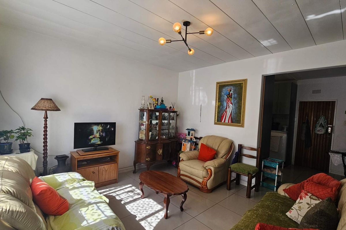 Modern 2-Bedroom Apartment in Horizon View - Photo 5