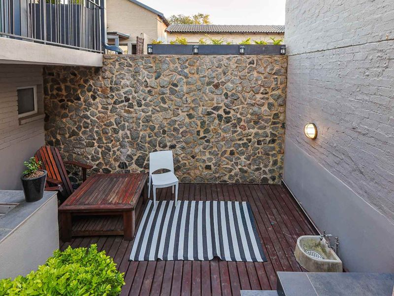 Charming & Secure Estate Living in Bronberg - Photo 9