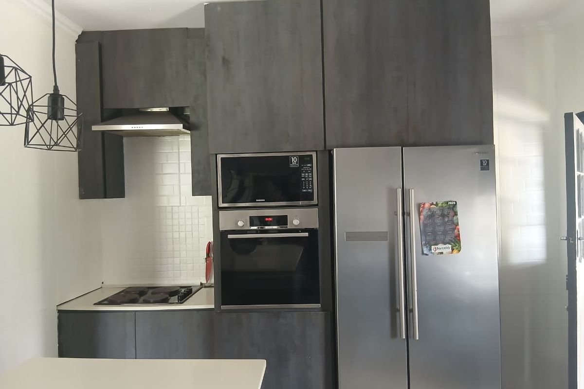 3 BEDROOM HOME WITH FLATLET/GRANNY FLAT - Photo 4